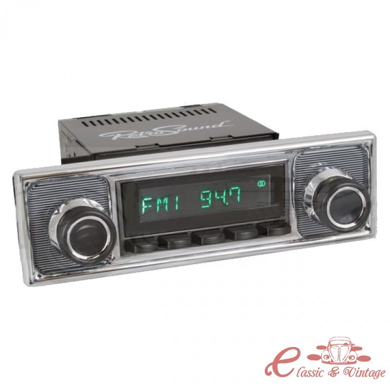 Radio de coche antiguo, reproductor de Foto de stock 61369612