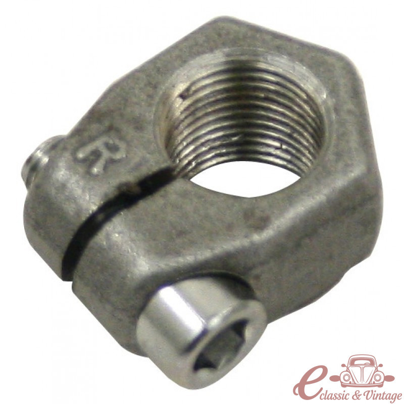 Right stub axle nut for ball joint gear