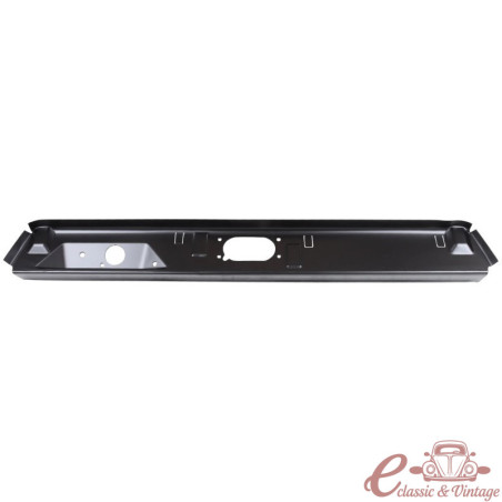 Upper front skirt panel for hood closure support 181